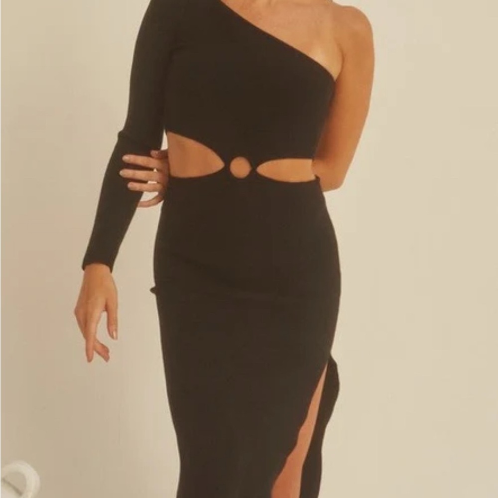Crescent Black One-Shoulder Cut-Out Dress